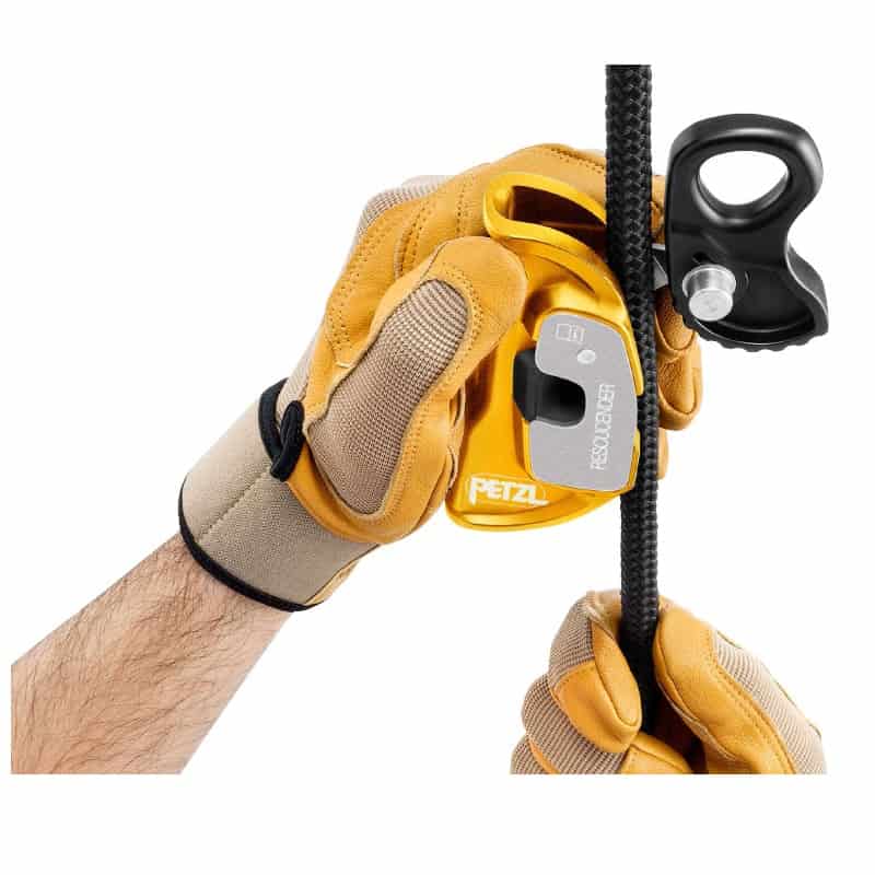 8201-Petzl Rescucender In Use Petzl Rescucender In Use