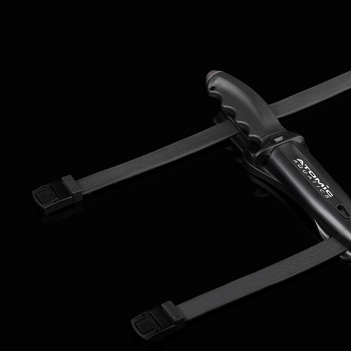 0033_knife-wStraps-edit